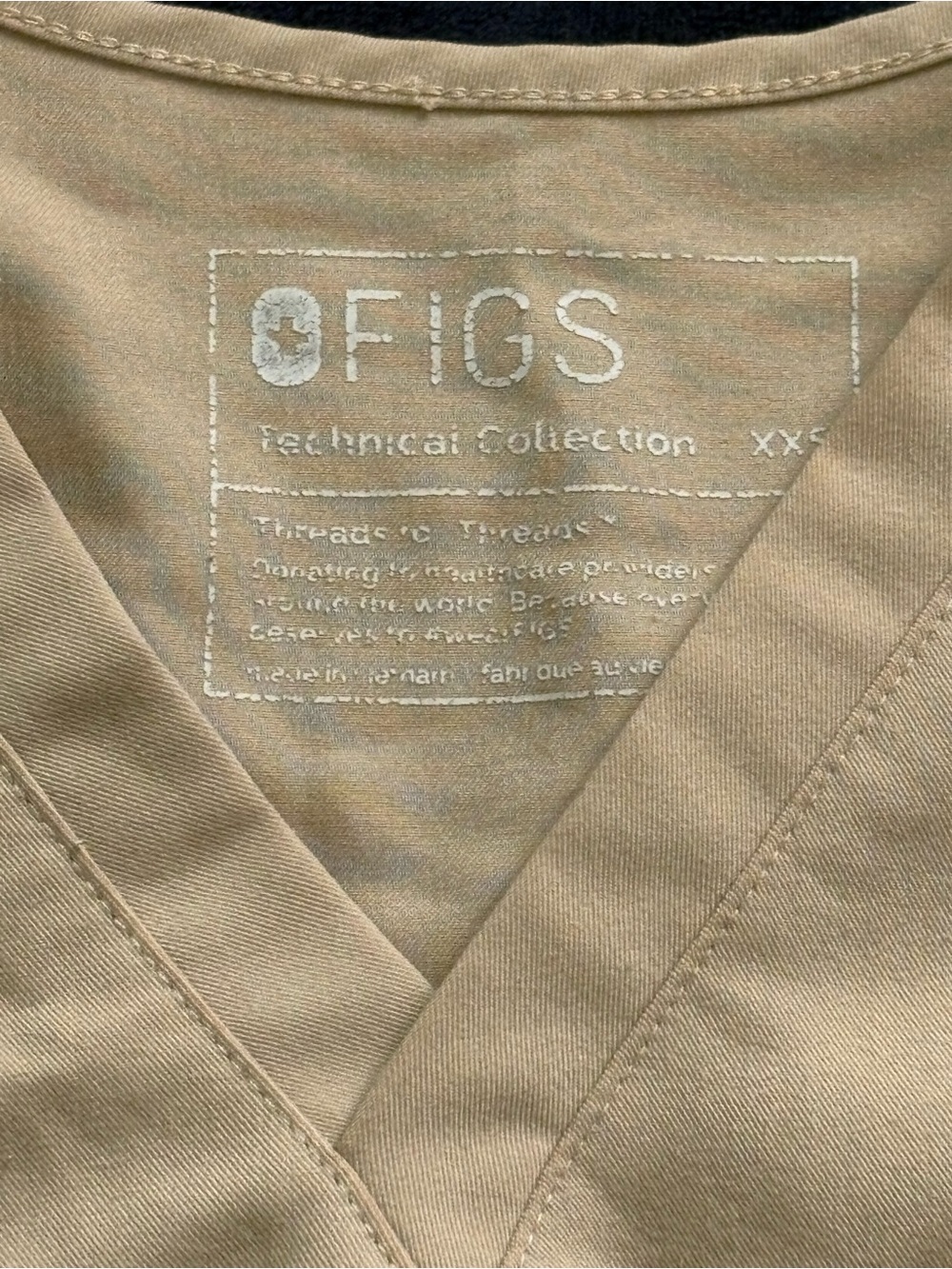 FIGS Tan V-Neck Pocket Scrub Top 2xs - Picture 3 of 3